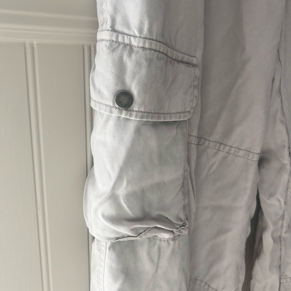🌿 C&C California Women’s Size Large Gray Cargo Pants - Picture 2 of 8